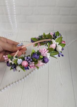 Нежный обруч ободок с розовыми, белыми и фиолетовыми цветочками3 фото