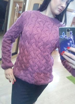 Свитер в косах цвета инжира, фуксии, фиолетовый