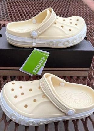 Шльопанці жіночі  crocs beige 36