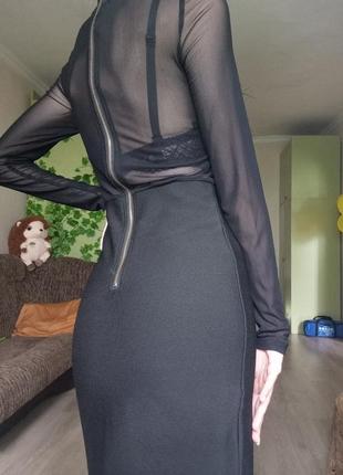 Черное платье с страусиными перьями3 фото
