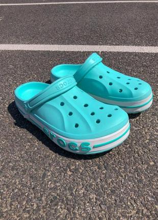 Шльопанці жіночі crocs turquoise logo blue