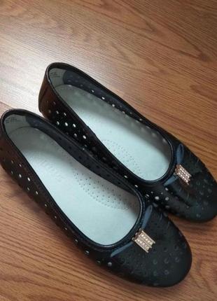 Балетки з перфорацією3 фото