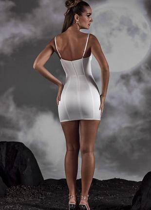 Яркое коктельное отворачивающее мини платье корсетное корсетное корсетное шнуровка сатин белое oh polly ох полли6 фото