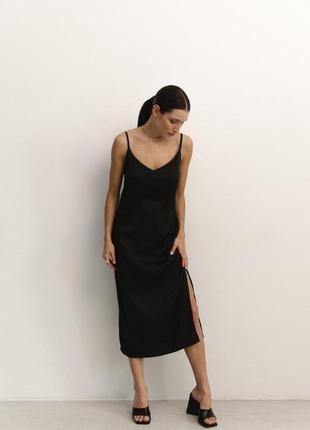 Женское шелковое платье в бельевом стиле миди чёрное modna kazka mkaz6479-16 фото
