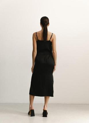 Женское шелковое платье в бельевом стиле миди чёрное modna kazka mkaz6479-14 фото