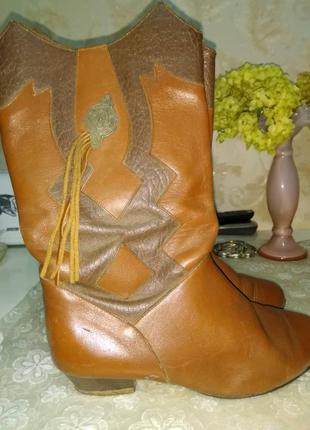 Классные кожаные сапожки на поролоне на37размер