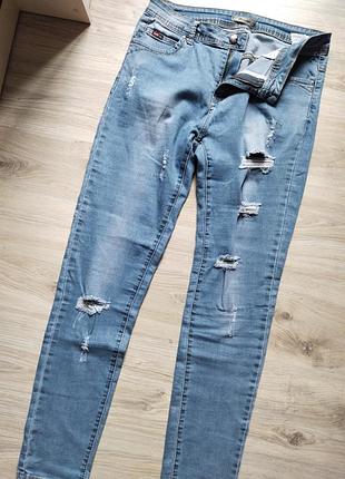 Женские джинсы