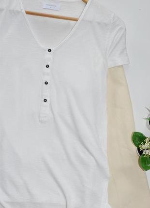 Mamalicious стильно удлиненная футболка молочного цвета4 фото