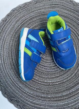 Кроссовки adidas 22 размер