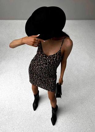 Женское летнее платье прямого кроя в леопардовый принт2 фото