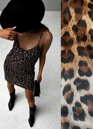 Женское летнее платье прямого кроя в леопардовый принт3 фото