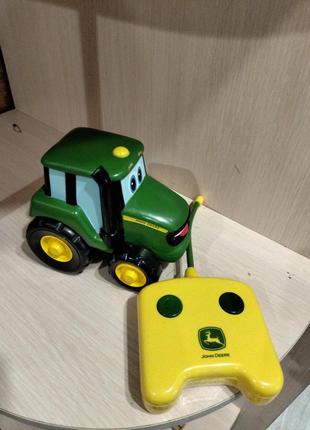 John deere . трактор на управлiннi