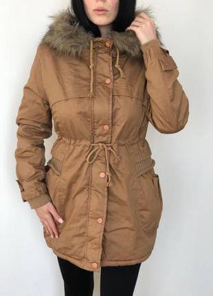 Женская парка пальто на меху с капюшоном бежевая длинная зимняя