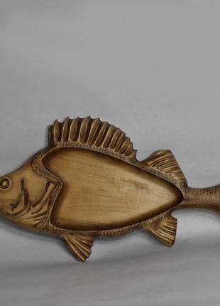Менажница-рыба  деревянная тарелка резная. селедница размер 10 х 20 см.