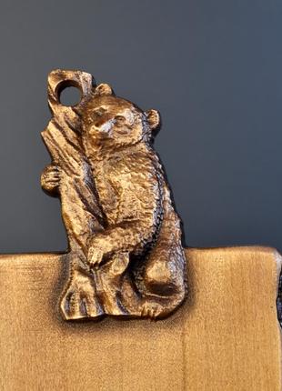 Дошка обробна дерев'яна з ведмедем. розмір 15  х 28 см.4 фото