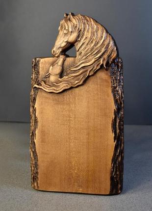 Доска разделочная деревянная лошадь с жеребенком. размер 15 х 27 см.