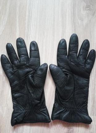 Кожаные перчатки