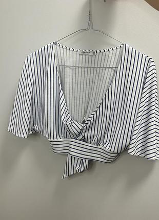 Топ у смужку bershka