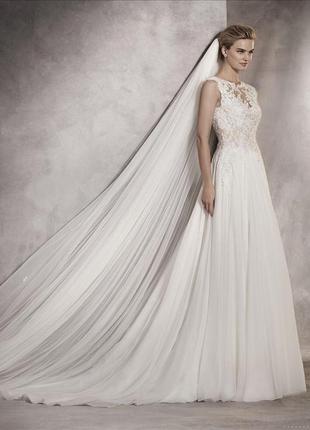 Ексклюзивна весільна  сукня pronovias