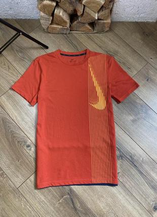 Футболка nike big swoosh dri fit s-m чоловіча футболка ніке1 фото