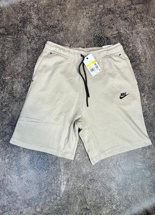 Шорти nike tech fleece