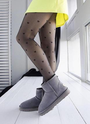 Шикарні жіночі замшеві зимові уггі/ чоботи/ черевики ugg classic mini grey😍 (з хутром)3 фото