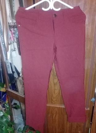 Стрейч брючки актуального цвета и модели.