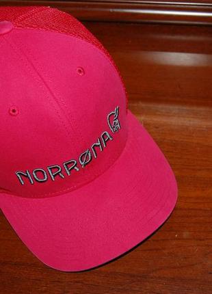 Новая кепка бейсболка тракер norrona flexfit 29/3d mesh cap, на окр. головы до 59-60 см.