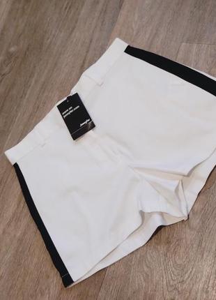 Новые белые котоновые шорты