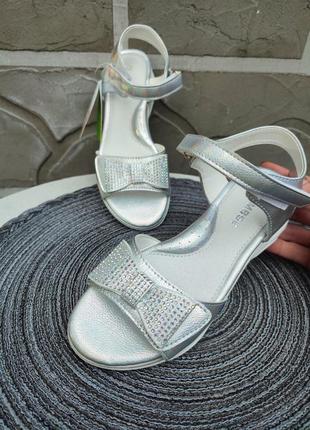 Босоніжки для дівчинки 2