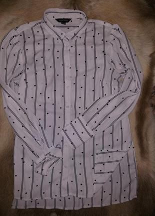 Біла сорочка в полоску та горошок