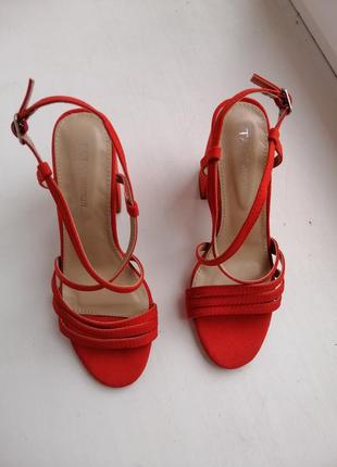 Красные босоножки 35р2 фото