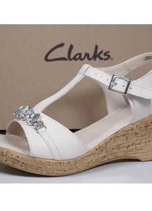 Р.37.5,39,39.5,40 clarks женские кожаные босоножки оригинал