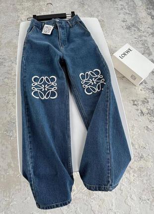 Женские синие прямые джинсы loewe с вышитым белым логотипом бренда стильные однотонные джинсы4 фото