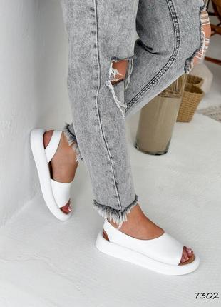 Стильные белые женские сандалии/босоножки на толстой подошве кожаные/кожа-женская обувь на лето3 фото