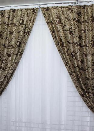 Комплект готовых штор из ткани блэкаут "дамаск" цвет коричневый с вензелями3 фото