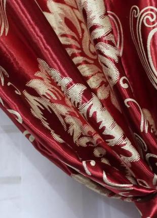 Комплект готовых штор из ткани блэкаут "корона версаль" бордового цвета
