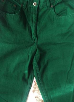 Плотные джинсы зелёного цвета4 фото