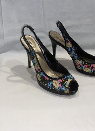 Босоніжки * limited collection * німеччина р.38 (25.00см)