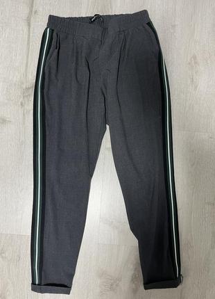 Штаны классика на резинке с зеленой полоской