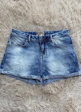 Шорти коротенькі