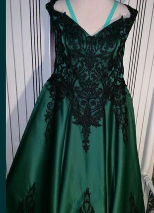 Сукня королівська атласна зелена гипюр весільна вечірня