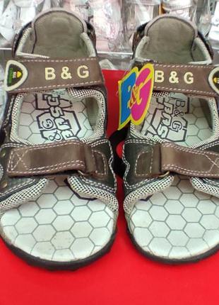 Босоножки сандалии для мальчика с пяткой коричневые9 фото