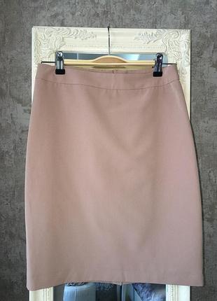 Бежевая классическая юбка