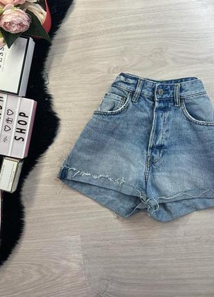 Шорты джинсовые