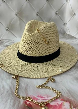 Летняя плетеная шляпа федора с цепью и булавкой onelove молочная (декор золото или серебро)