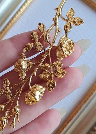 Винтажная брошь веточка шиповника