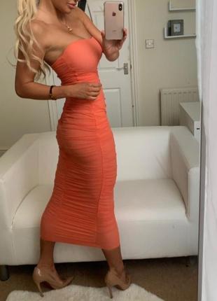 Яскрава коктельна сукня плаття міді мідаксі помаранчеве оранжеве oh polly  в складку по фігурі бодікон ох поллі4 фото