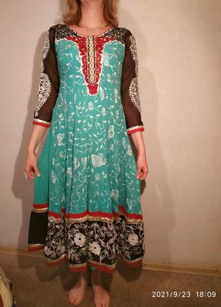 Восточно,индийская платье.