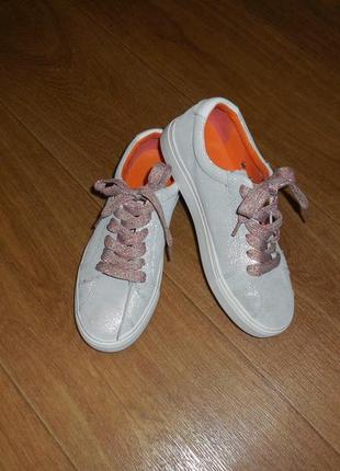 Серебристые кожаные кроссовки * zara* р. 37 (24 см)